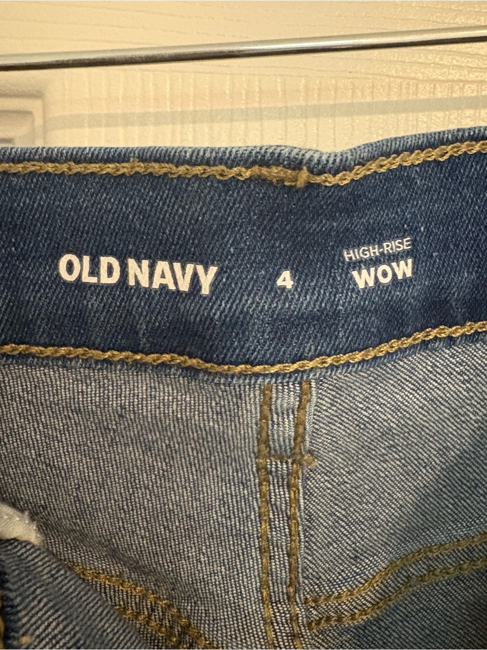 Old Navy High-Waisted WOW Jean Shorts - Picture 4 of 5